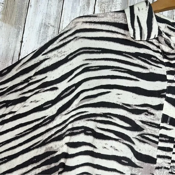Entro Zandy Zebra Button Up - Picture 6 of 8